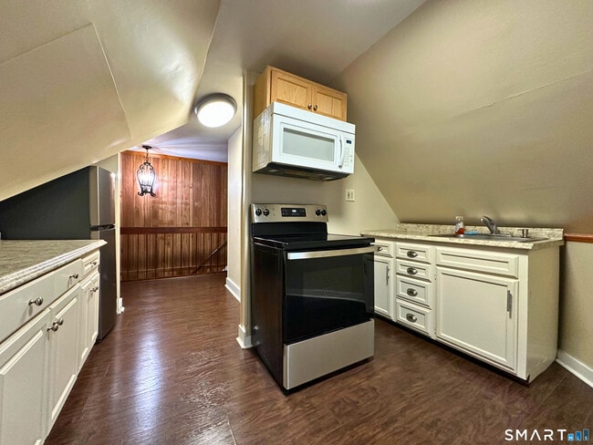 Building Photo - 11 West St