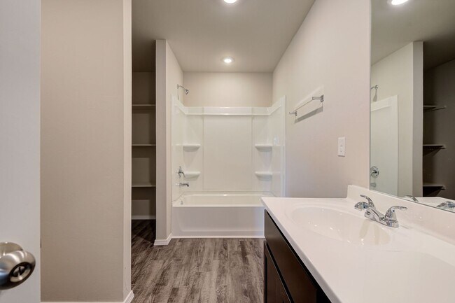 Building Photo - BRAND NEW! 4 Bed 2 Bath Home in Newcastle!