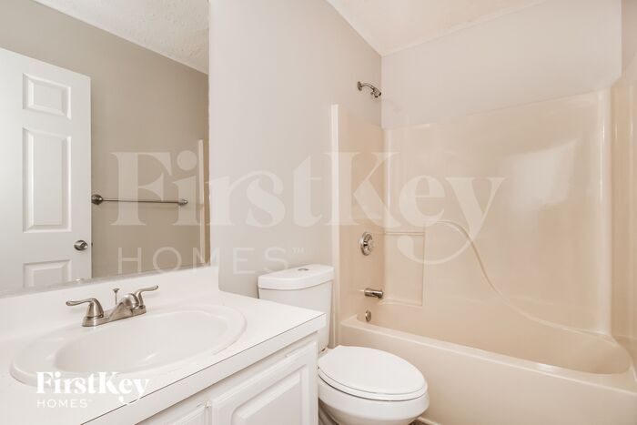 Building Photo - 5714 Newnan Cir