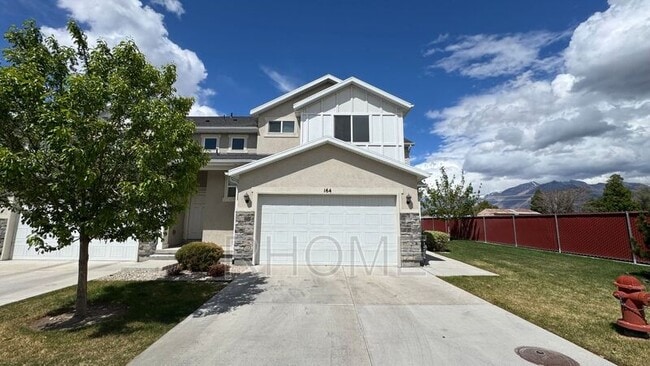 Building Photo - 164 N 450 W St