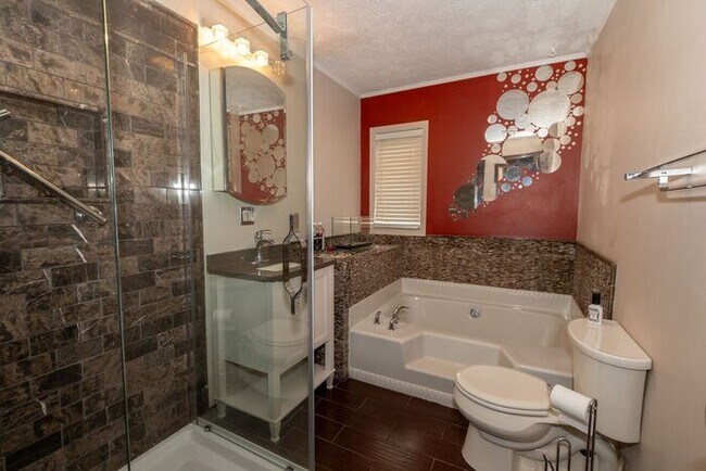 Building Photo - Prairie Lane Estates 3 bedroom ranch with spacious rooms and amenities beyond your imagination