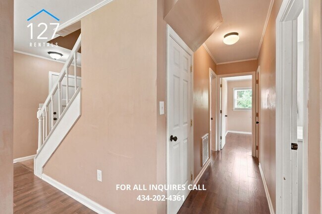 Building Photo - Spacious 4-Bedroom Single Family home with Large Backyard & Ample Storage