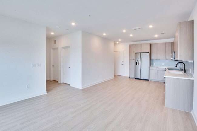 Building Photo - 4802 S Congress Ave