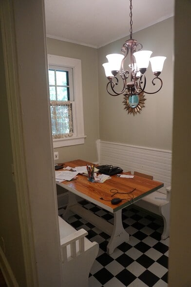 Breakfast Nook - 1212 Virginia Ave. NE