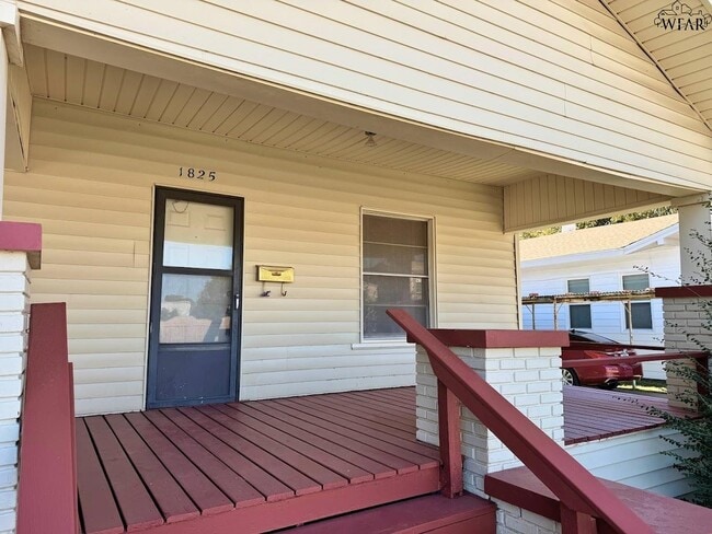 Building Photo - 1825 11th St