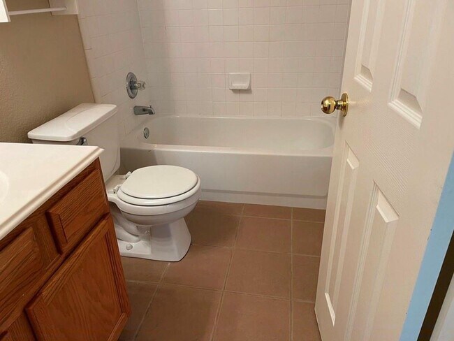 Building Photo - Spacious open floor plan with this desirab...