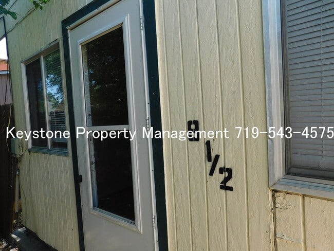 Building Photo - 1st MONTH FREE!!!  Downtown Studio Unit with Dedicated Entrance! $700/$700