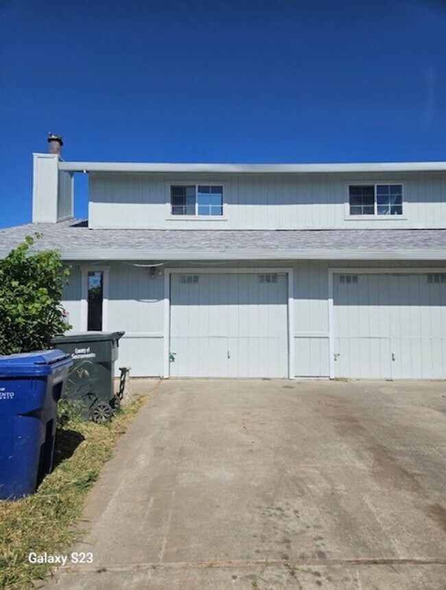 Building Photo - 7334-7336 Gigi Place