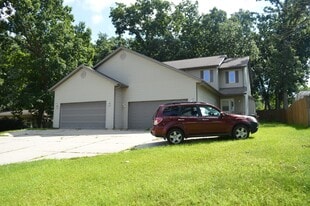 Building Photo - 1043 N Thompson Dr