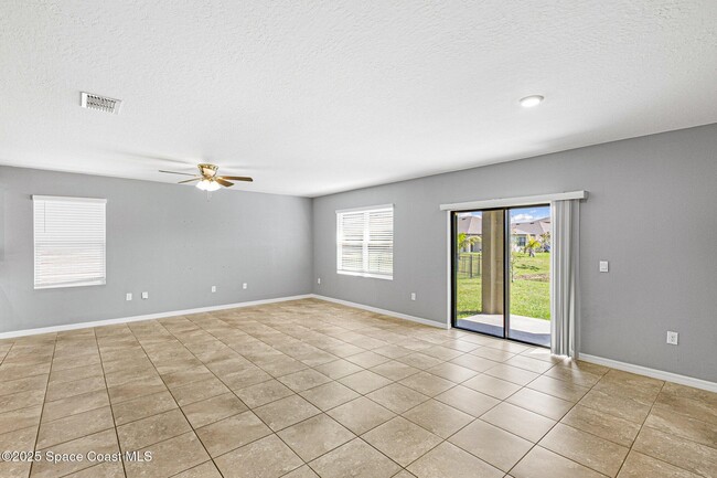 Building Photo - 3743 Coachman Ln SE