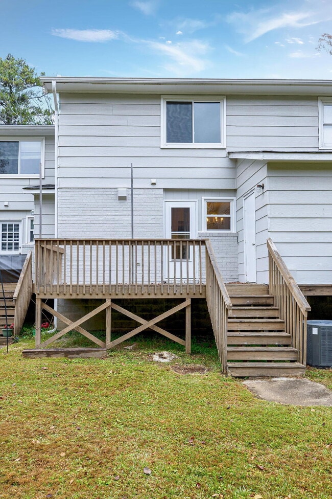 Building Photo - 228 Waldo St