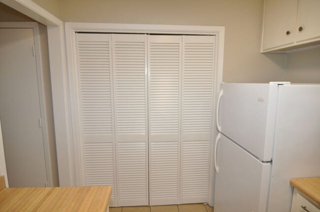 Building Photo - Cozy and clean 2-1 in Arlington!