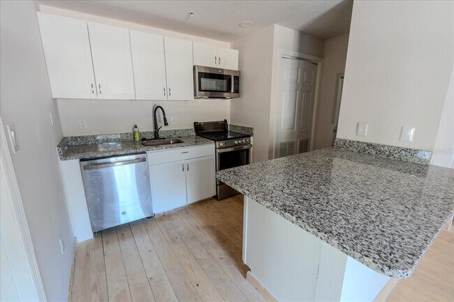 Building Photo - 2402 E M.L.K. Jr Blvd