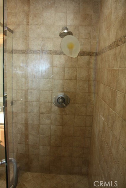 Building Photo - 16540 Wagon Wheel Dr