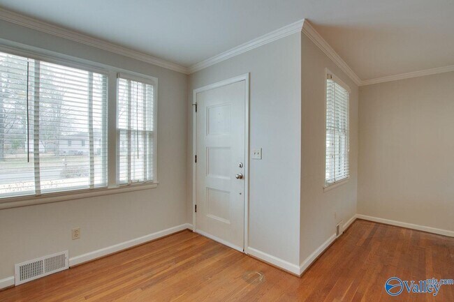 Building Photo - 6521 Chadwell Rd SW