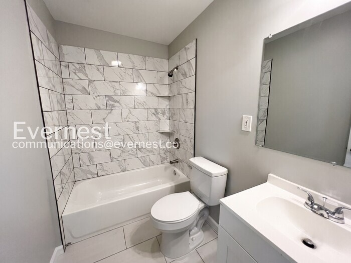 Building Photo - 222 Rebecca Dr