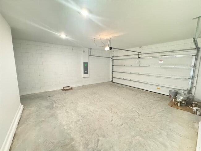 Building Photo - 3566 Kimbrough Dr