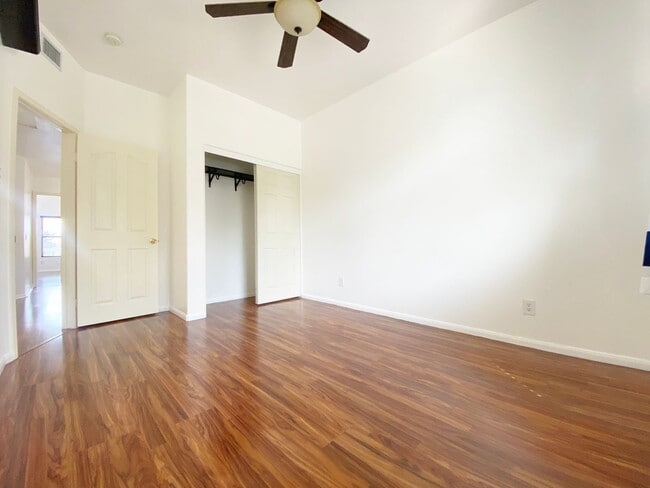 Building Photo - Spectacular 4 bd. 3 bath home in prime Dis...