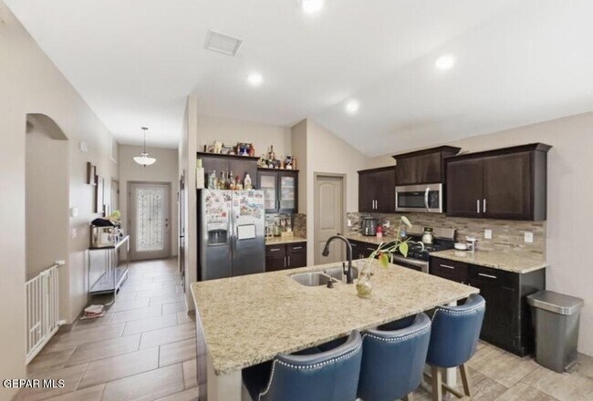 Building Photo - 14904 Tierra Coruna Ave