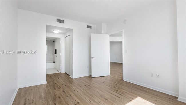 Building Photo - 18800 NE 29th Ave