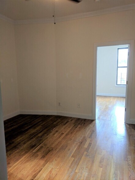 Building Photo - 484 Amsterdam Ave