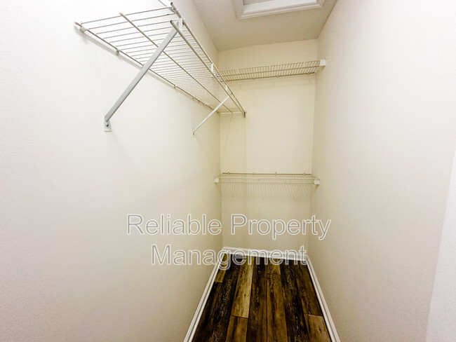 Building Photo - 379 S Moore St