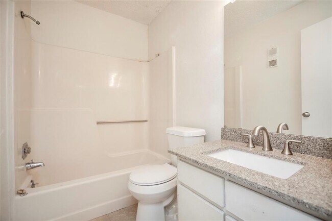 Building Photo - 12251 Copper Tree Pvt Ln
