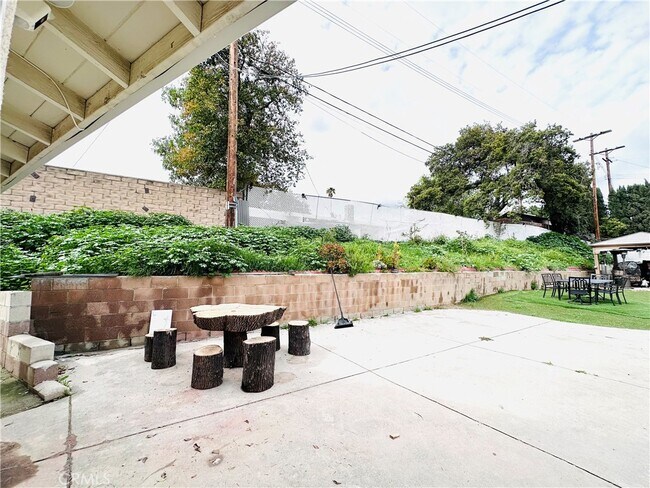 Building Photo - 11598 Cranston Ave