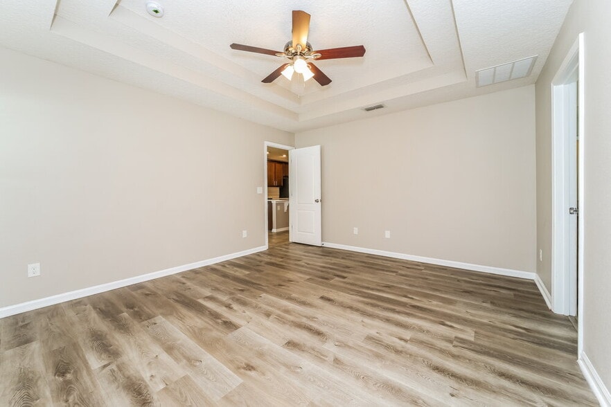 Building Photo - 15732 Tisons Bluff Rd