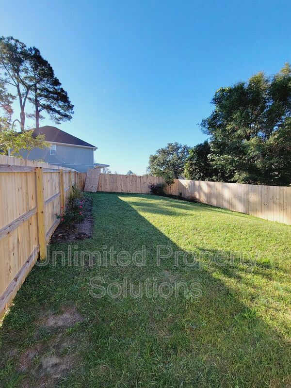 Building Photo - 2212 Gibson Ave