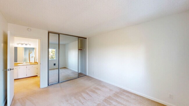 Building Photo - 521 Alameda del Prado