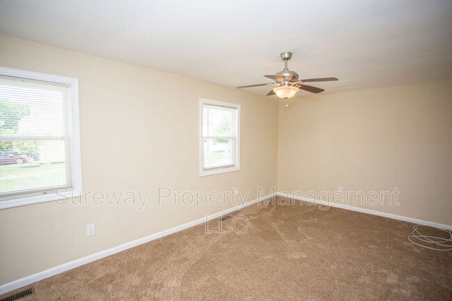 Building Photo - 16 Lerner Ct