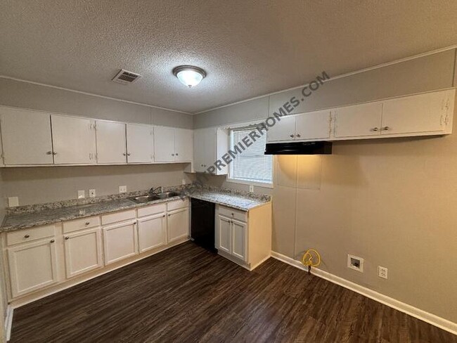 Building Photo - 1001 Ferrell Dr