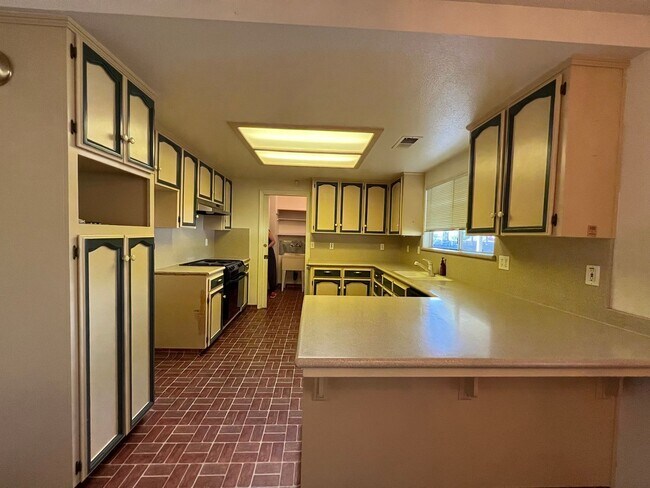 Building Photo - Now Available! In Madera Ranchos