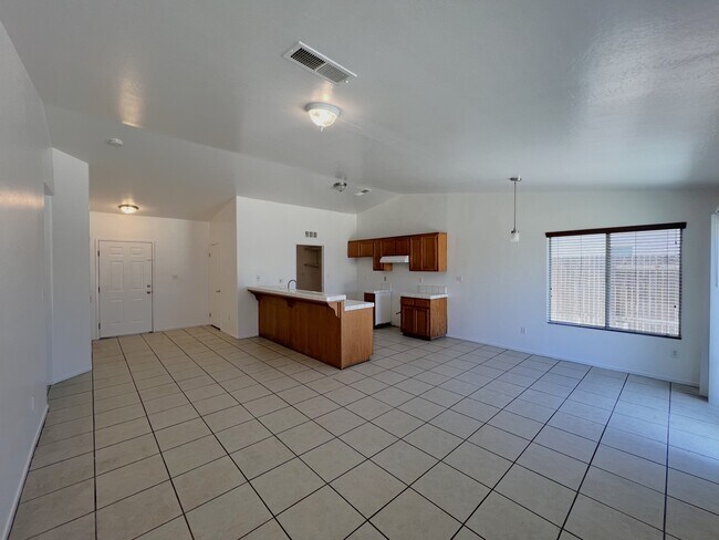 Building Photo - 1408 Interlaken Dr