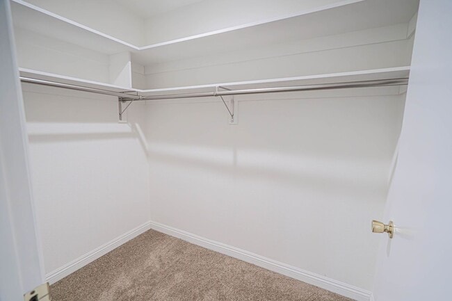 Building Photo - 3-Bedroom Single-Story Home with Private P...