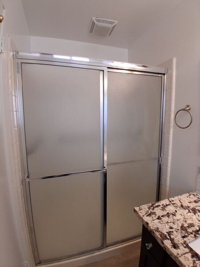 Building Photo - Updated Single-Story 3BR Home with Spacious Living Areas & Convenient Location!