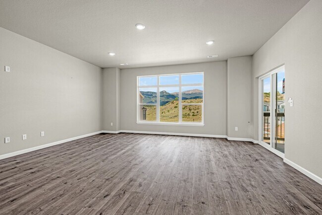 Building Photo - Luxury 4 Bed Townhouse with Amazing City and Mt Views on Westside