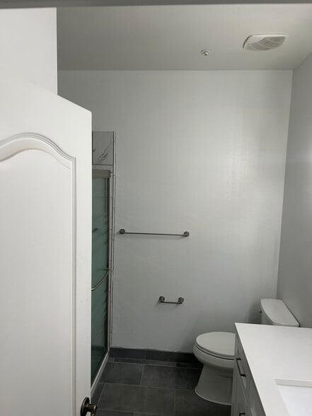 Building Photo - 3621 E Leslie Dr