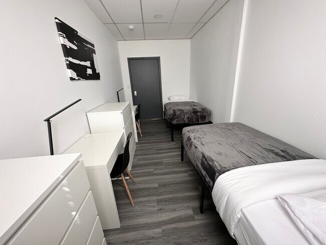 Building Photo - 832 Hilgard Ave