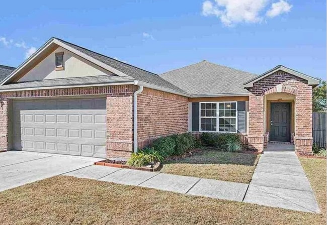 Primary Photo - Luxurious 3 bedroom 2 bath home in the Hea...