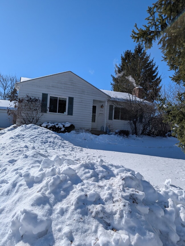 Building Photo - 5243 Conklin Dr