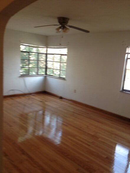 Building Photo - 2005 Washington Ave