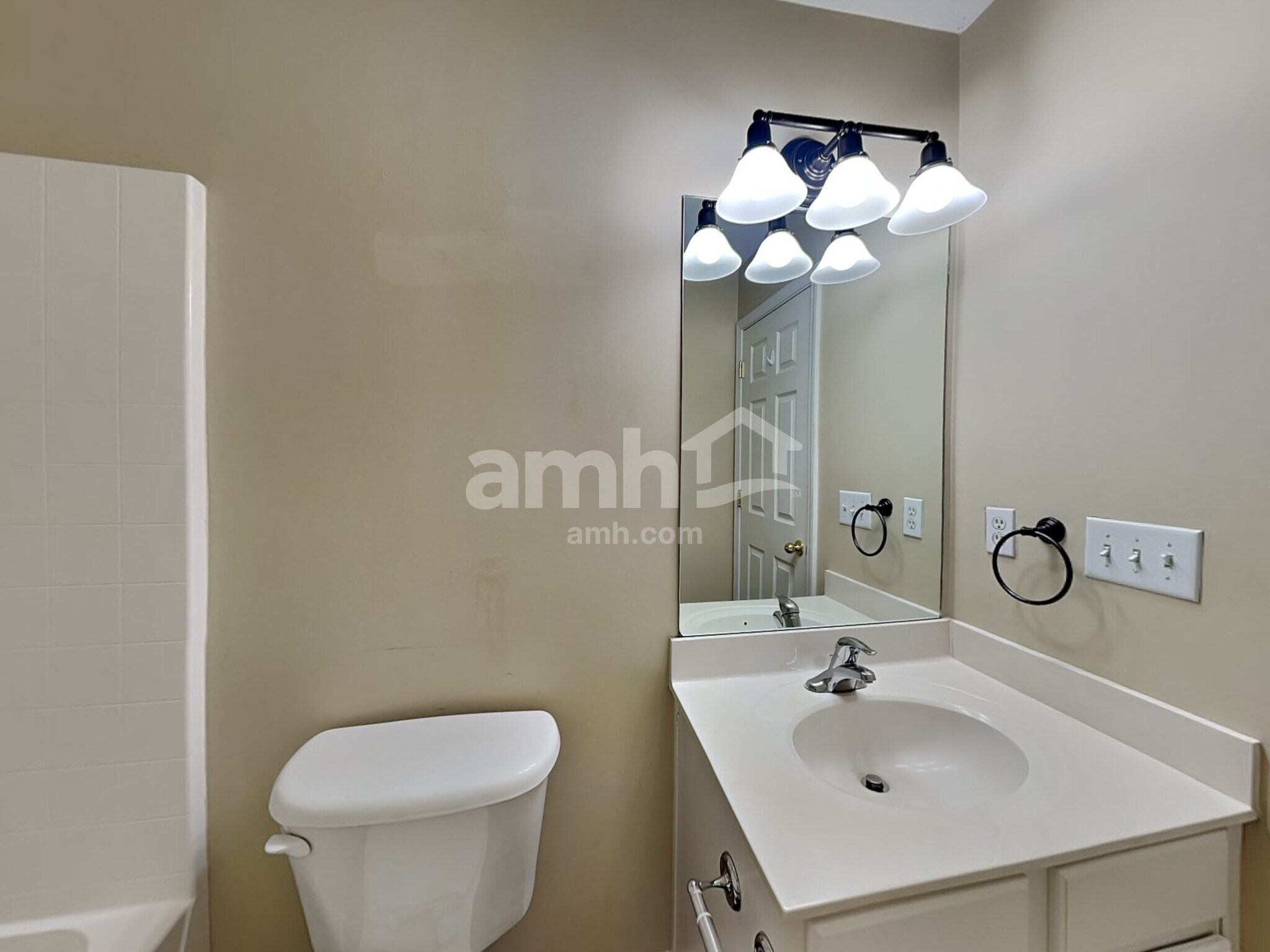 Building Photo - 302 Forest Bend Dr