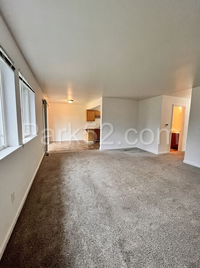 Building Photo - 112 126th St E