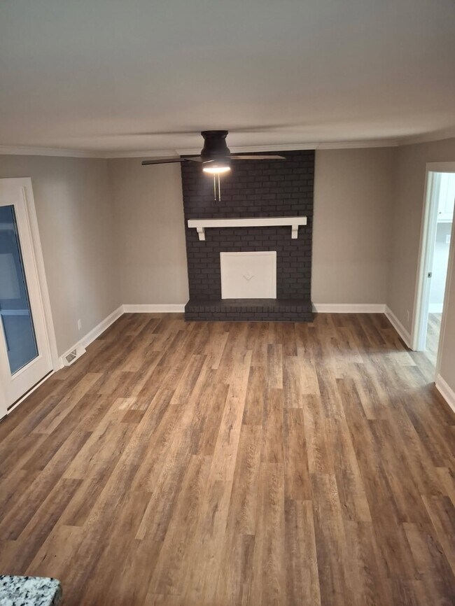 Building Photo - 309 N Glendale Dr