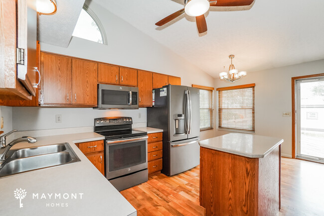 Building Photo - 7512 Hazeltine Ct