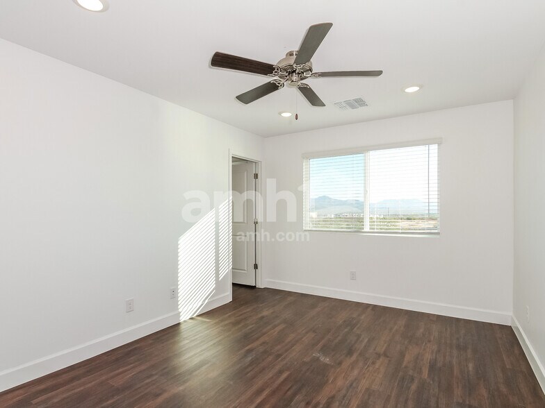 Building Photo - 6135 W Calle Bilboa