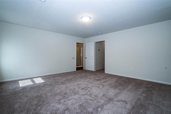 Building Photo - 208 Autumn Berry Ln