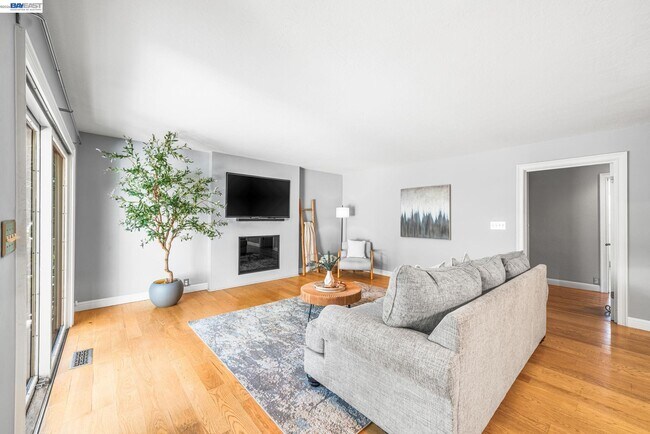 Building Photo - 4262 Tamur Ct